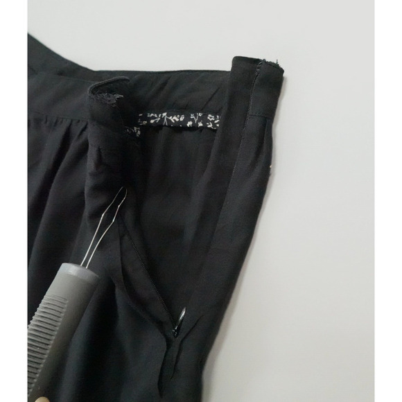 by Anthropologie Wide Leg Capri Pants 4 Black Eyelet Boho Chic Resort Travel - Picture 15 of 16